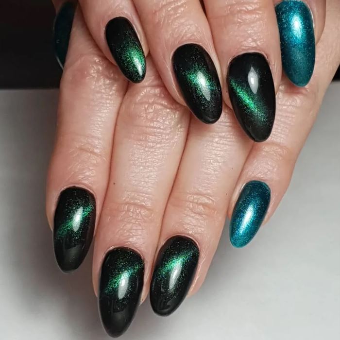 Cat Eye Gel Polish Every Day And Night 